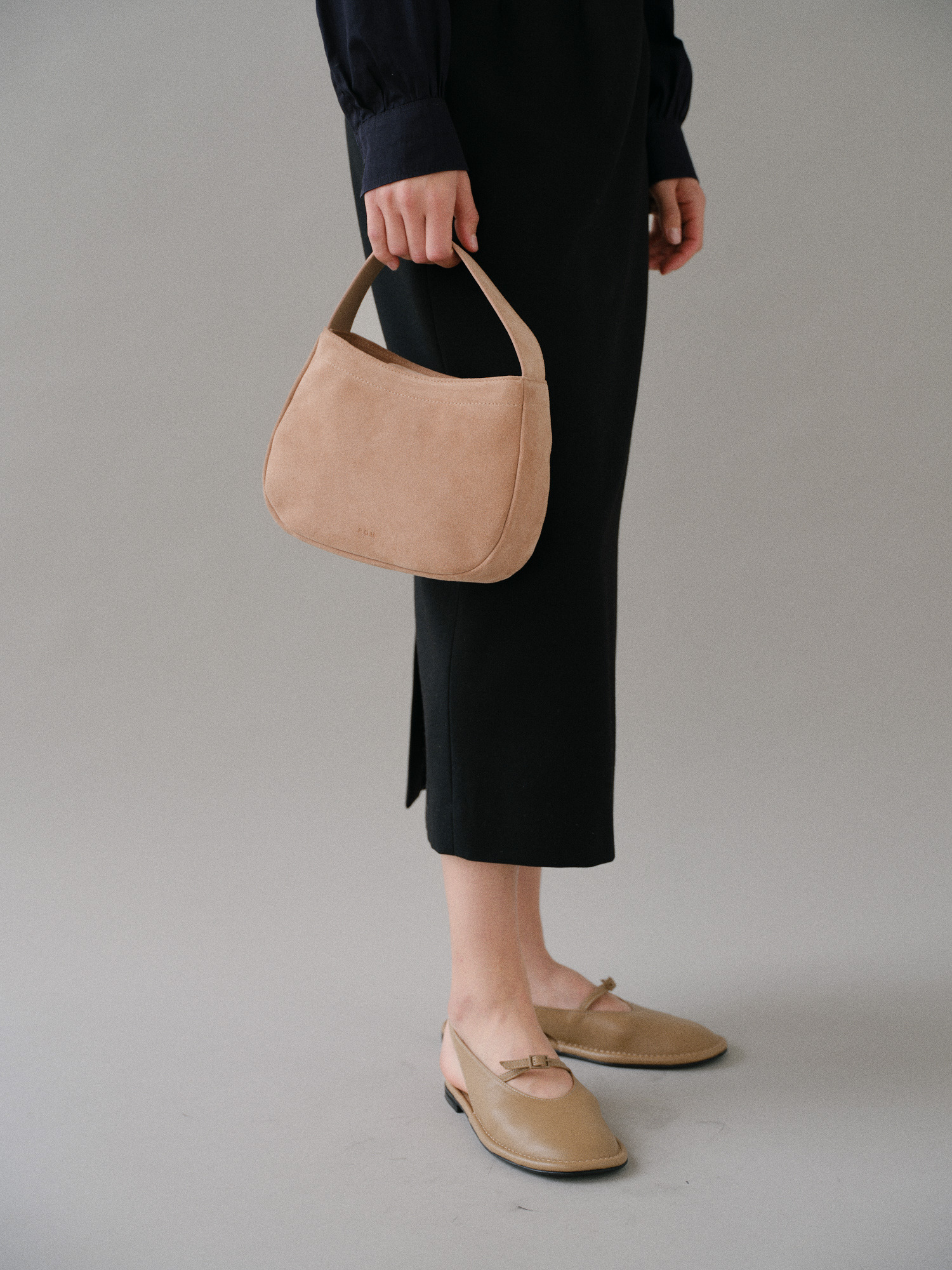 ショルダーバッグ・ポシェット ^ROH SEOUL^ Curly tote bag Suede Coral beige RLL24FC8URB ROH SEOUL STORE - Curly tote bag Suede Coral beige - ROH SEOUL