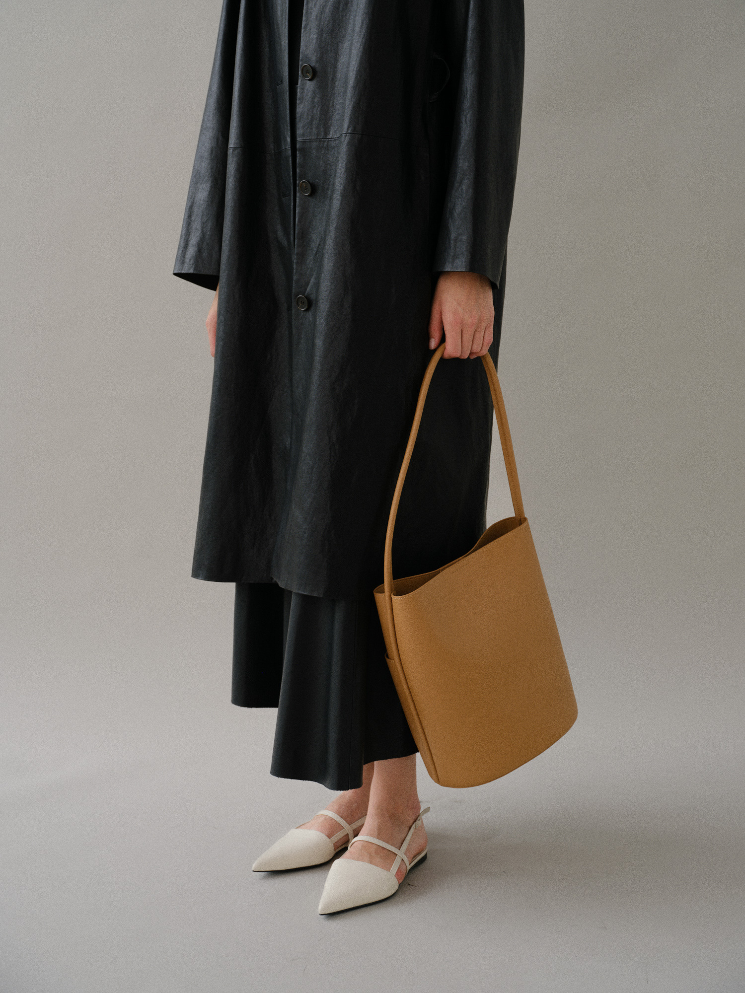 ROH SEOUL STORE - Medium Mug shoulder bag Yellow ochre - ROH