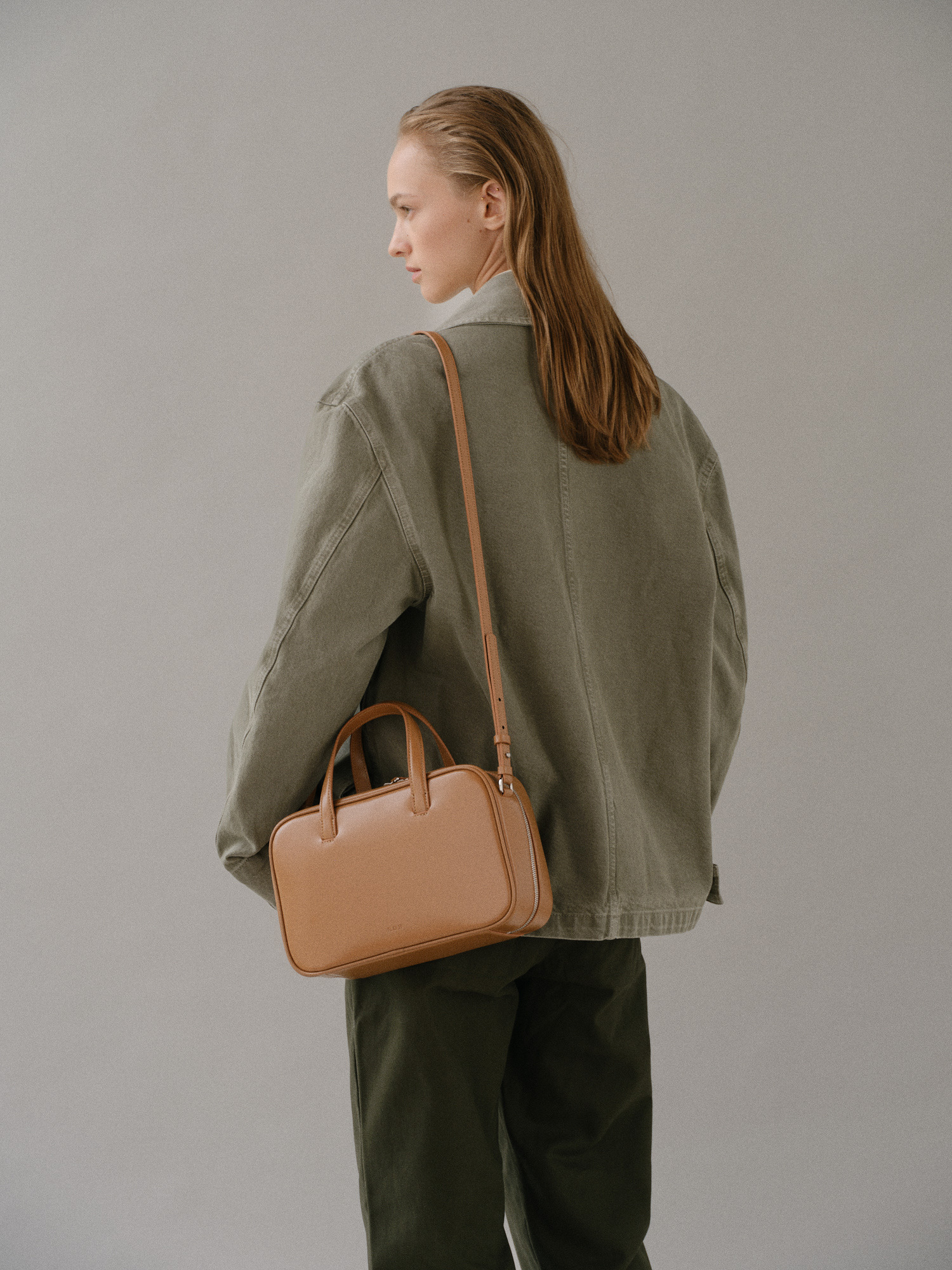 ROH SEOUL STORE - Medium Tin square tote bag Glossy caramel