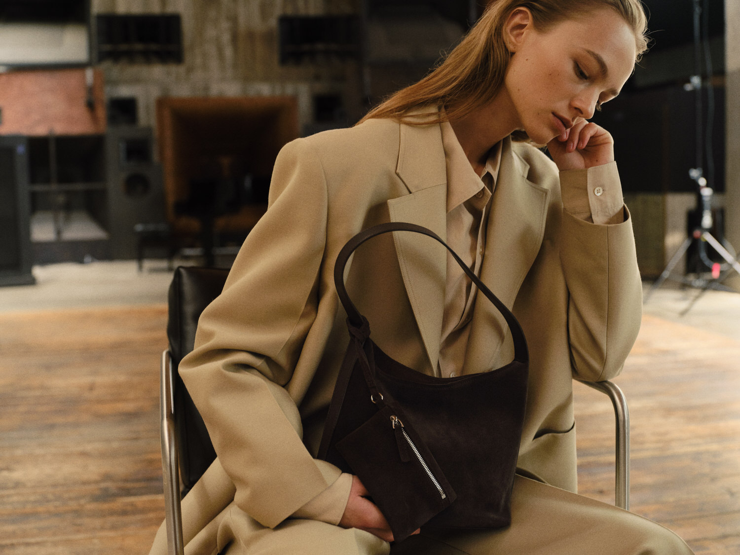 ROH SEOUL STORE - Mini Pulpy hobo bag Suede Umber - ROH SEOUL