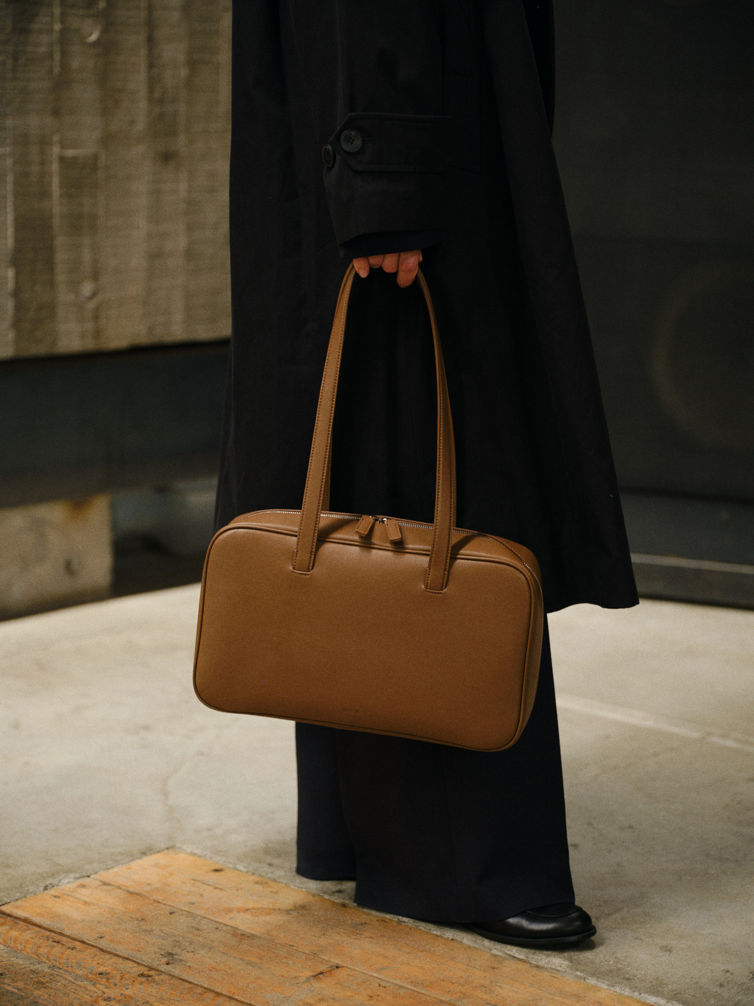 [ROH SEOUL] Tin square shoulder bag ☆送料込☆ ROH SEOUL STORE - Tin square shoulder bag Brandy brown - ROH