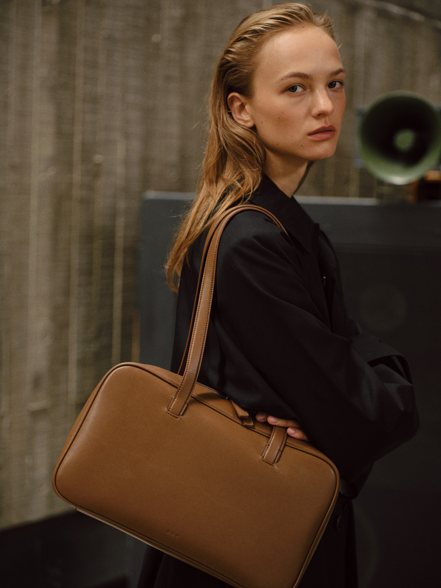 ROH SEOUL STORE - Tin square shoulder bag Brandy brown - ROH
