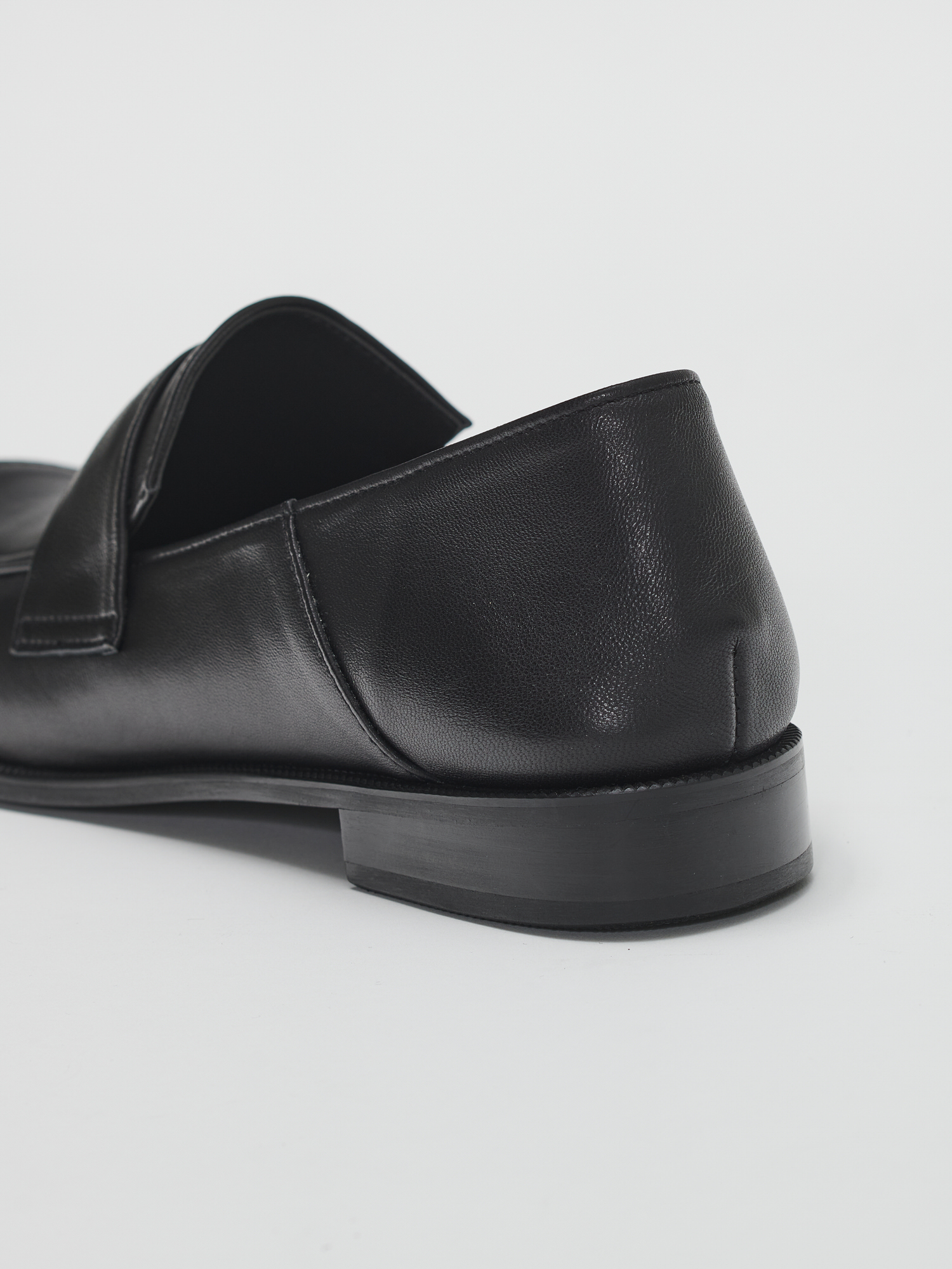 ROH SEOUL STORE - Soffy penny loafer Black - ROH SEOUL