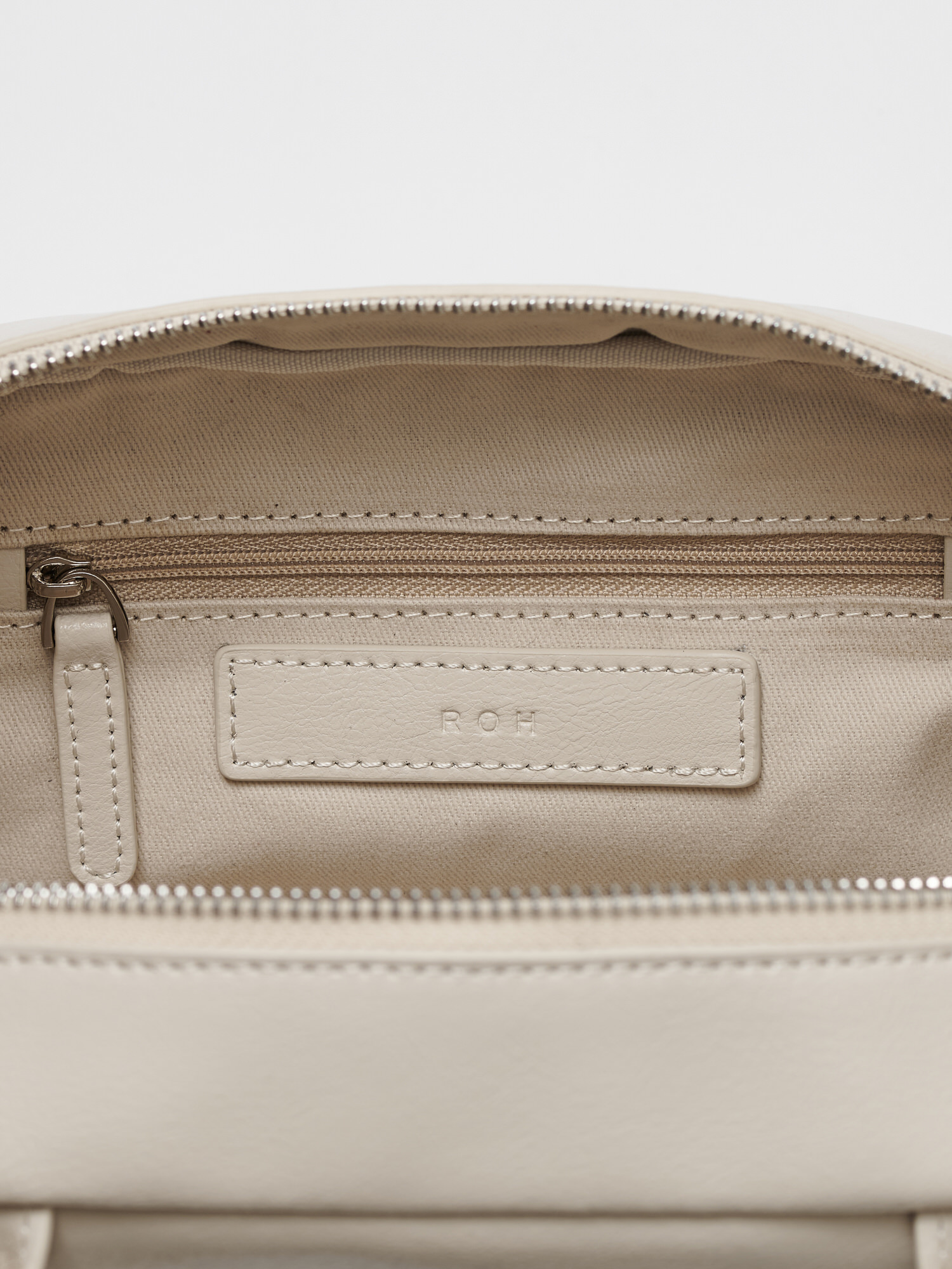 ★ROH SEOUL★ Medium Pebble shoulder bag Wrinkled neutral oa Medium Pebble shoulder bag