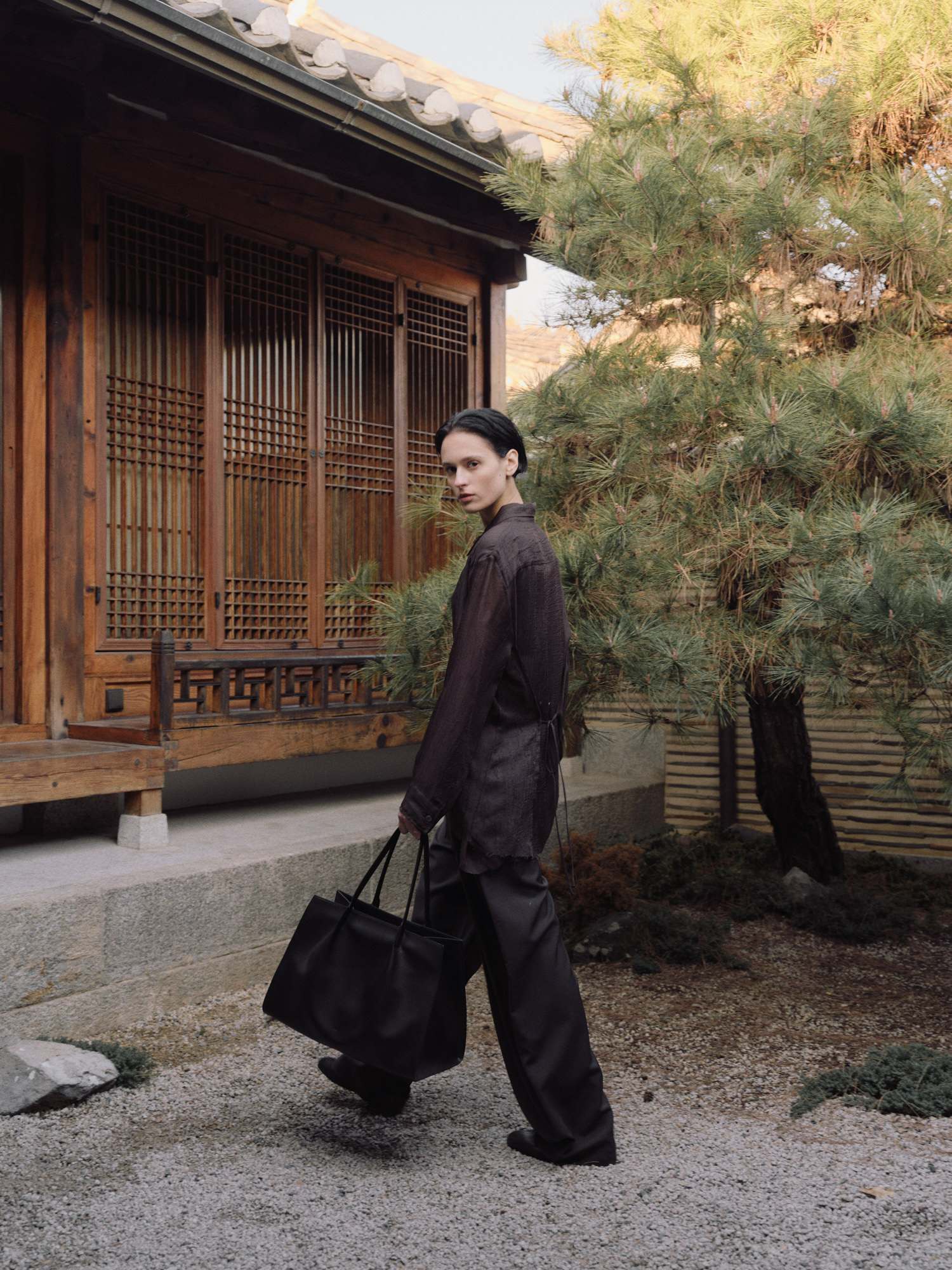 ROH SEOUL STORE - Large Poem bag Black - ROH SEOUL
