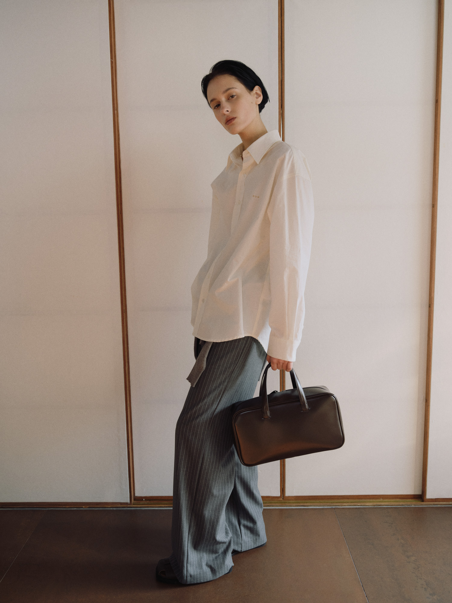 ★ROH SEOUL★ Large Tin square tote bag Glossy caramel RLL24 ROH SEOUL STORE - Large Tin square tote bag Glossy caramel