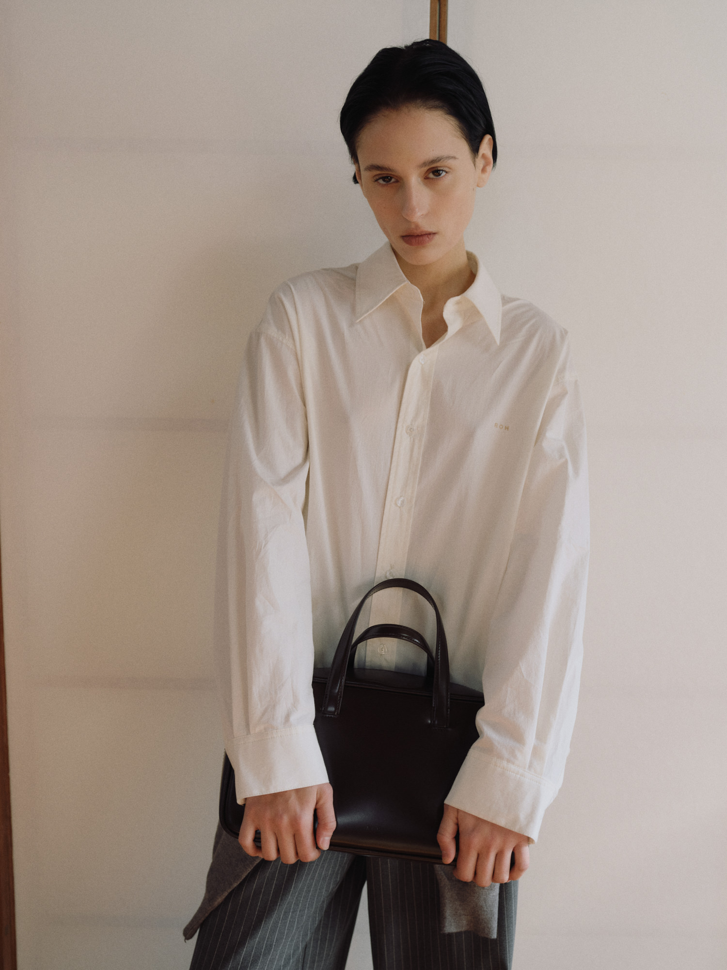 ★ROH SEOUL★ Tin square tote bag Glossy brownie brown RLL23 ROH SEOUL STORE - Large Tin square tote bag Glossy brownie