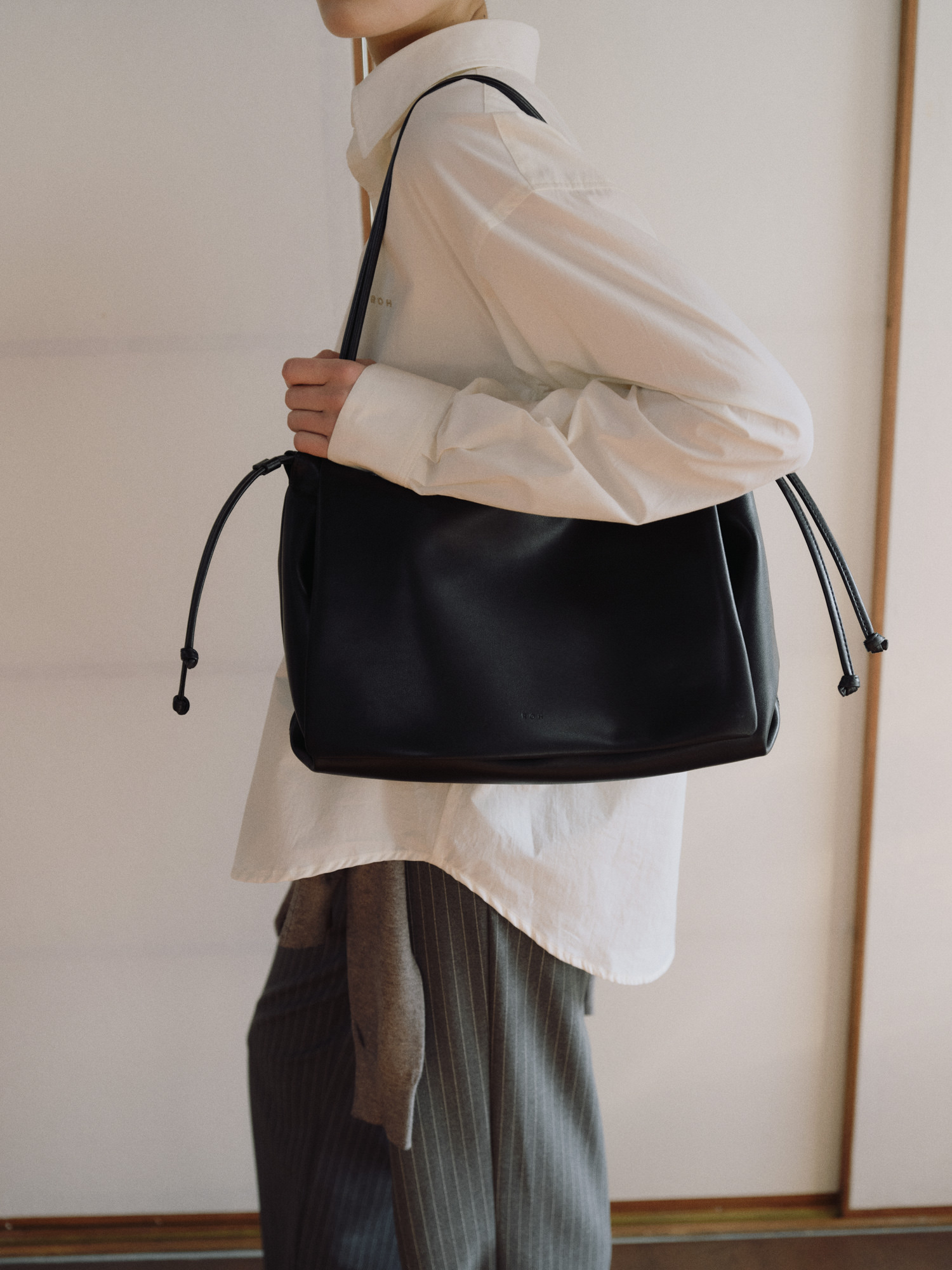 [韓国] ROH SEOUL★Medium Knot shoulder bag★ショルダーバッグ ROH SEOUL STORE - Medium Knot shoulder bag Black - ROH SEOUL