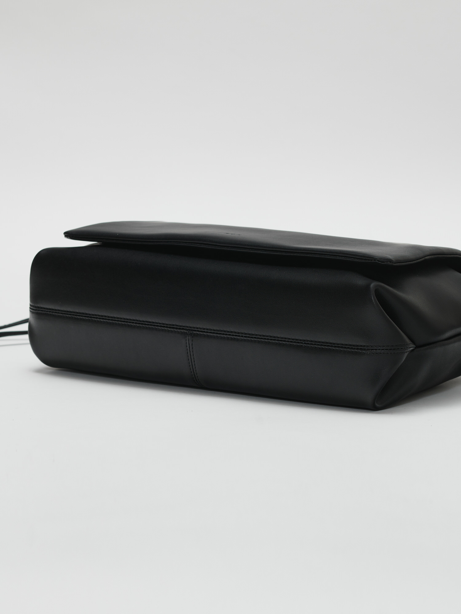 [ROH SEOUL] Medium Knot shoulder bag ☆送料込☆ Designer fashion, Seoul-fully created | W Concept