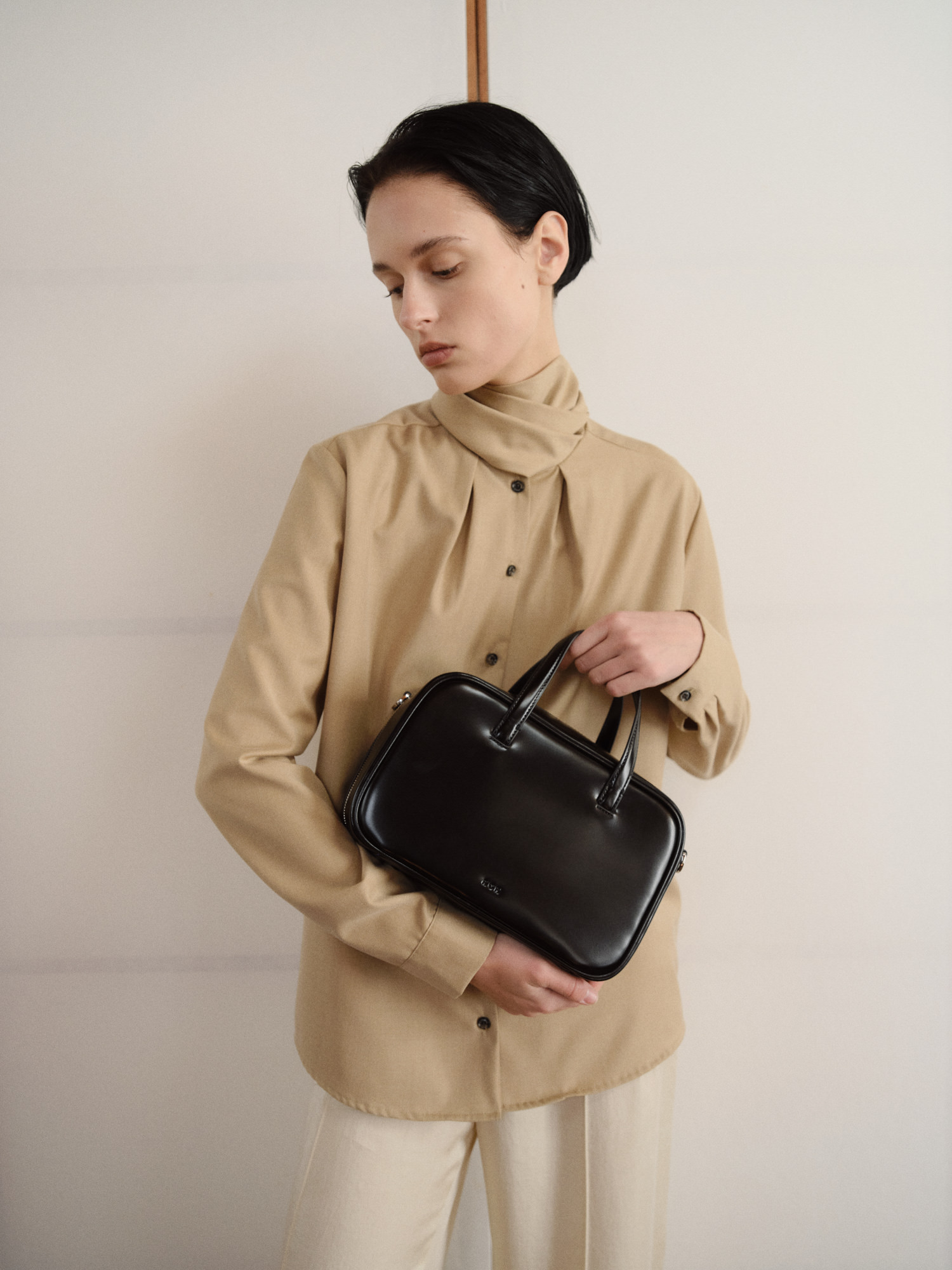 【即発送可能】 SEOUL ROH STORE bag tote square Tin [4/14순차출고]Medium - バッグ