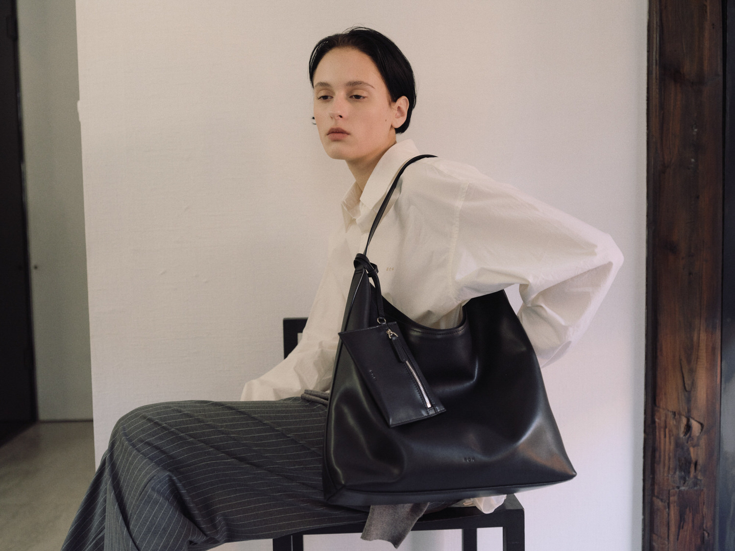 ROH SEOUL STORE - Pulpy hobo bag Black - ROH SEOUL