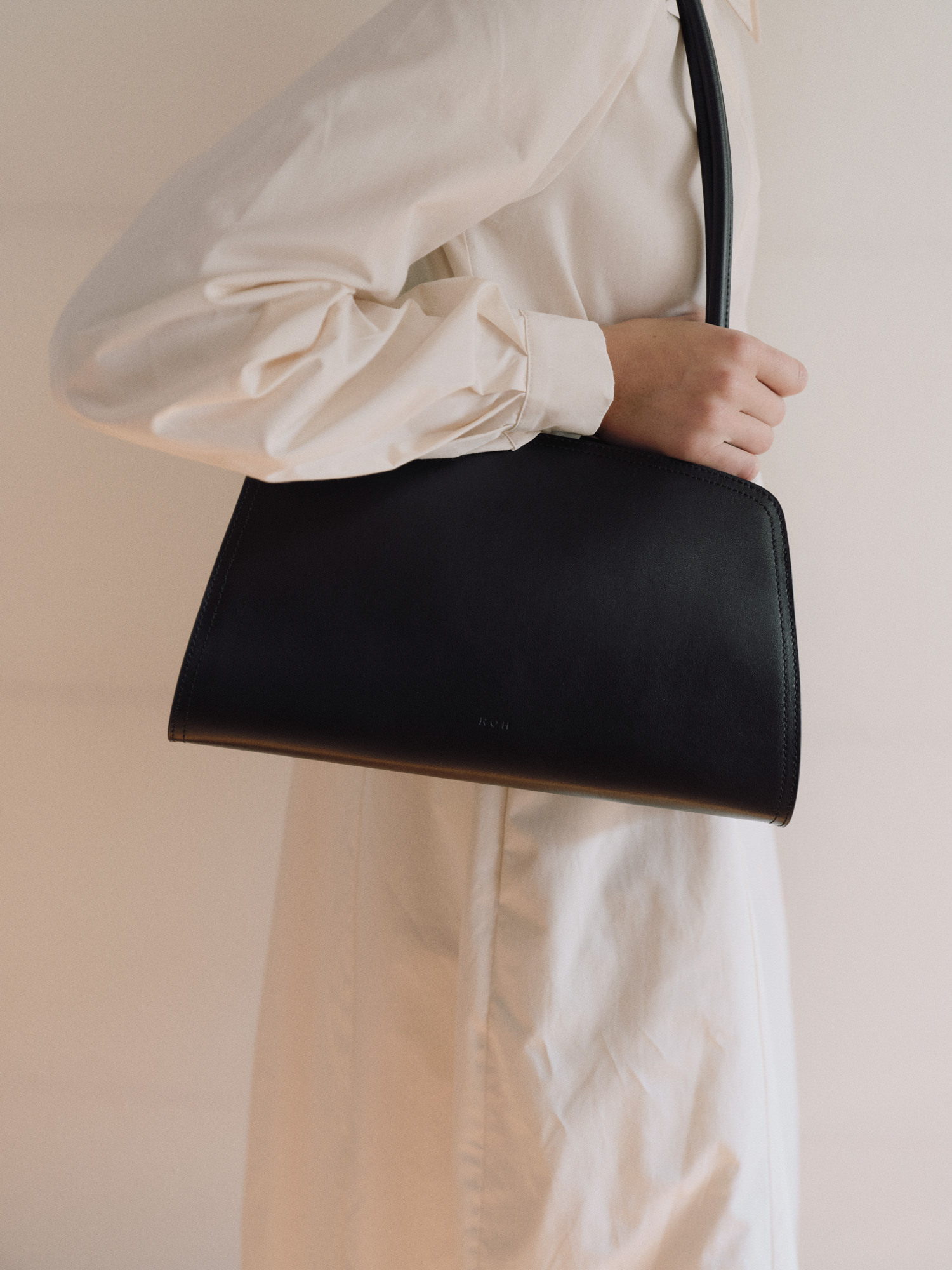 ROH SEOUL STORE - Taco shoulder bag Black - ROH SEOUL