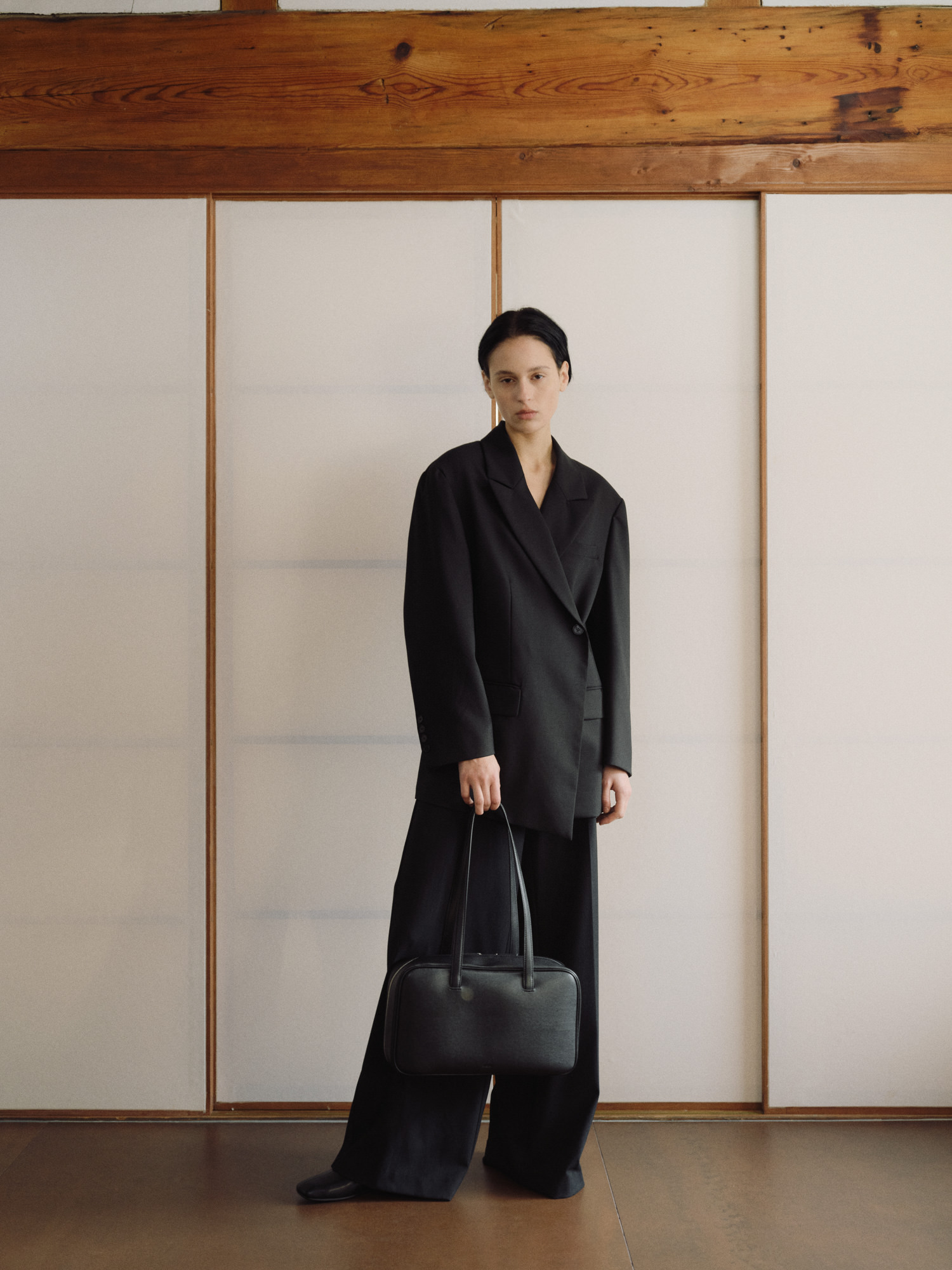 [ROH SEOUL] Tin square shoulder bag ☆送料込☆ ROH SEOUL STORE - Tin square shoulder bag Black - ROH SEOUL