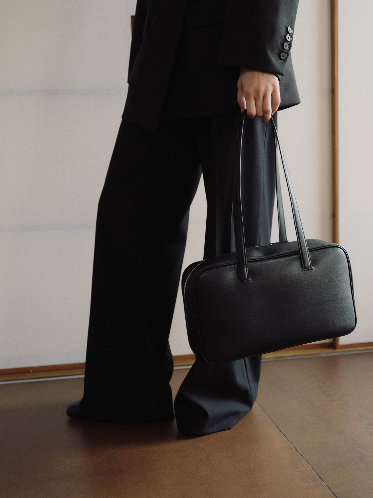 [ROH SEOUL] Tin square shoulder bag ☆送料込☆ ROH SEOUL STORE - Tin square shoulder bag Brandy brown - ROH