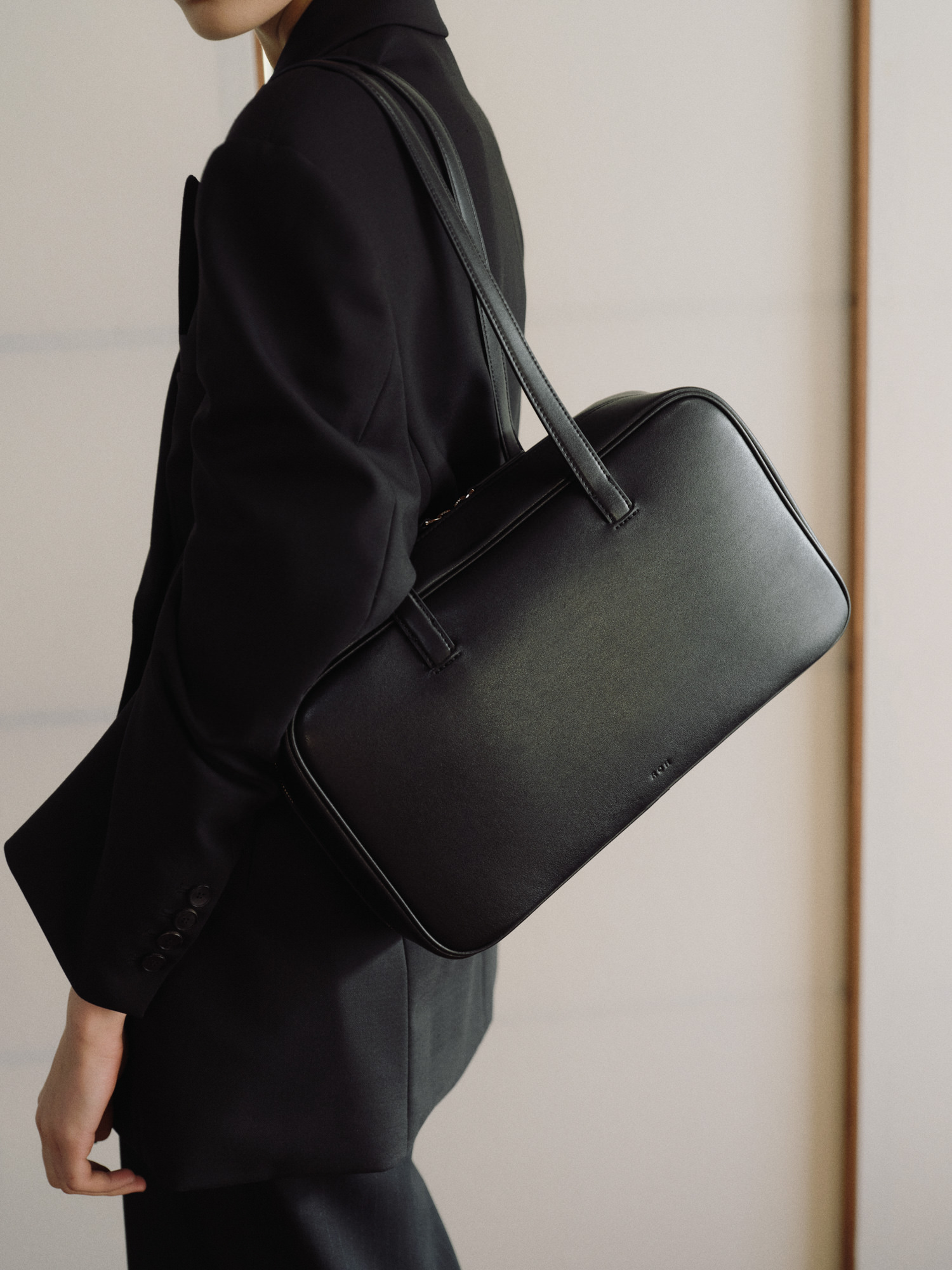 ROH SEOUL STORE - Tin square shoulder bag Black - ROH SEOUL