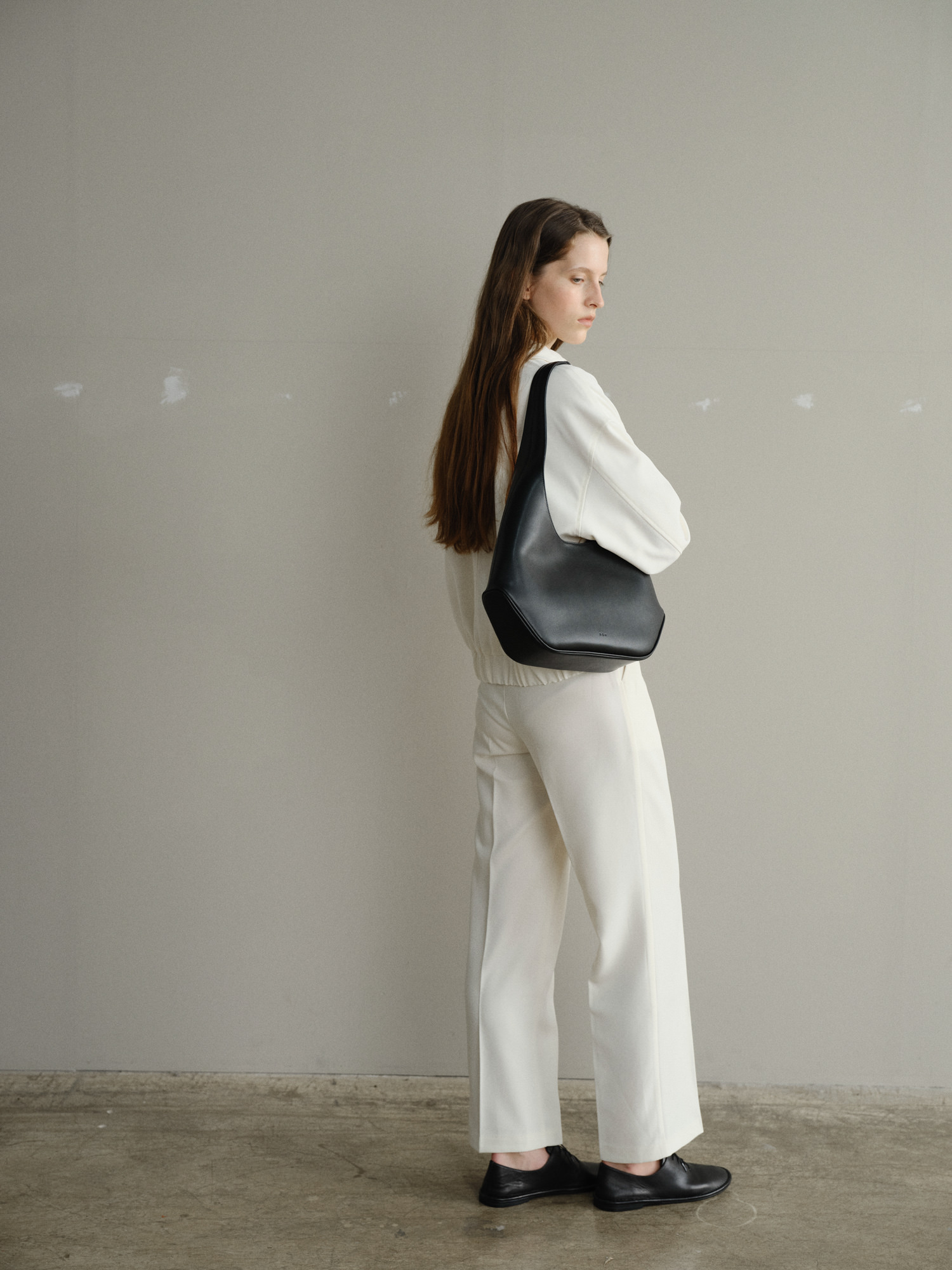 ROH SEOUL STORE - Arc hobo bag Black - ROH SEOUL