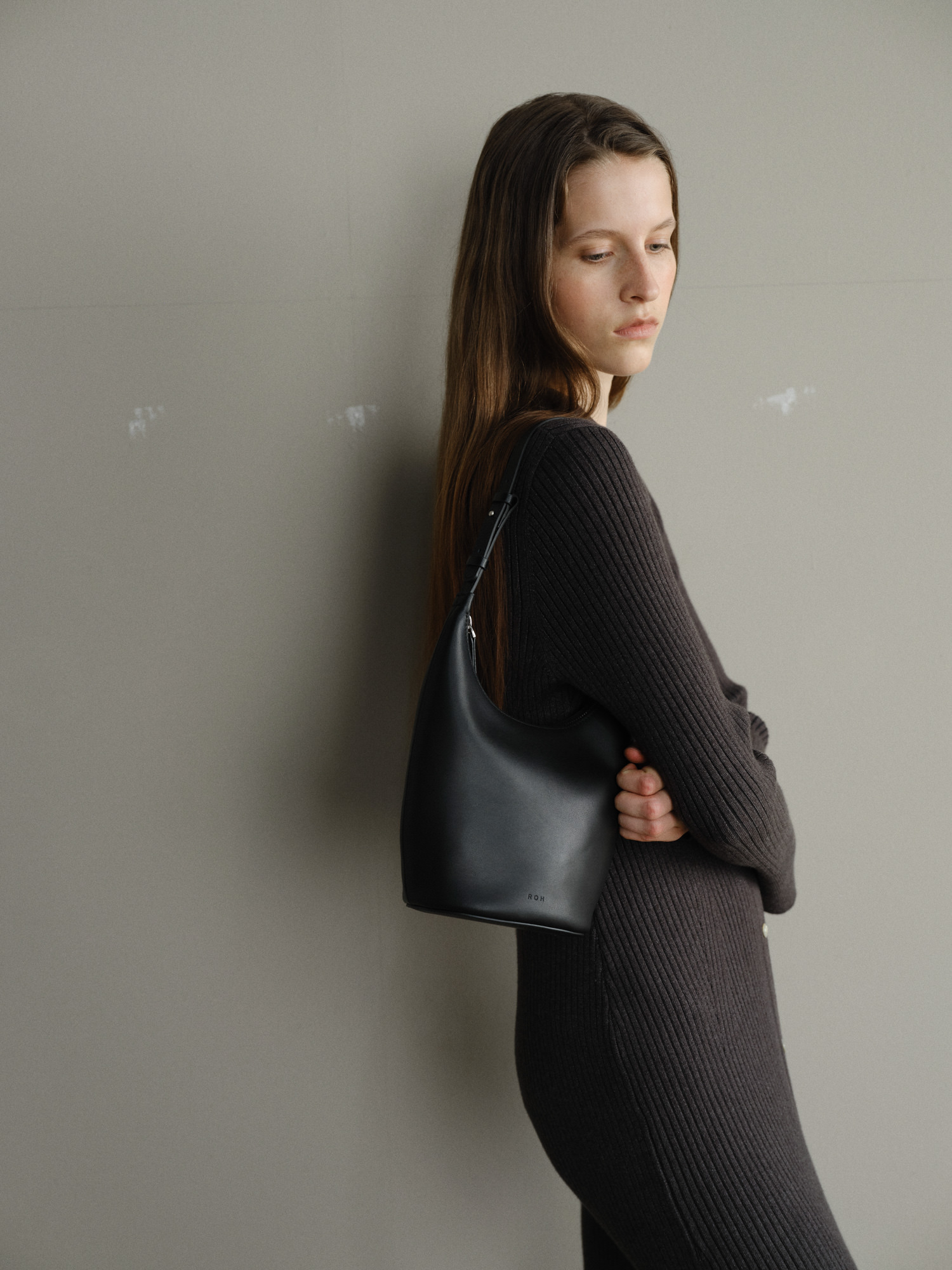 ROH SEOUL MINI AROUND HOBO BAG ブラック ROH SEOUL MINI AROUND HOBO BAG