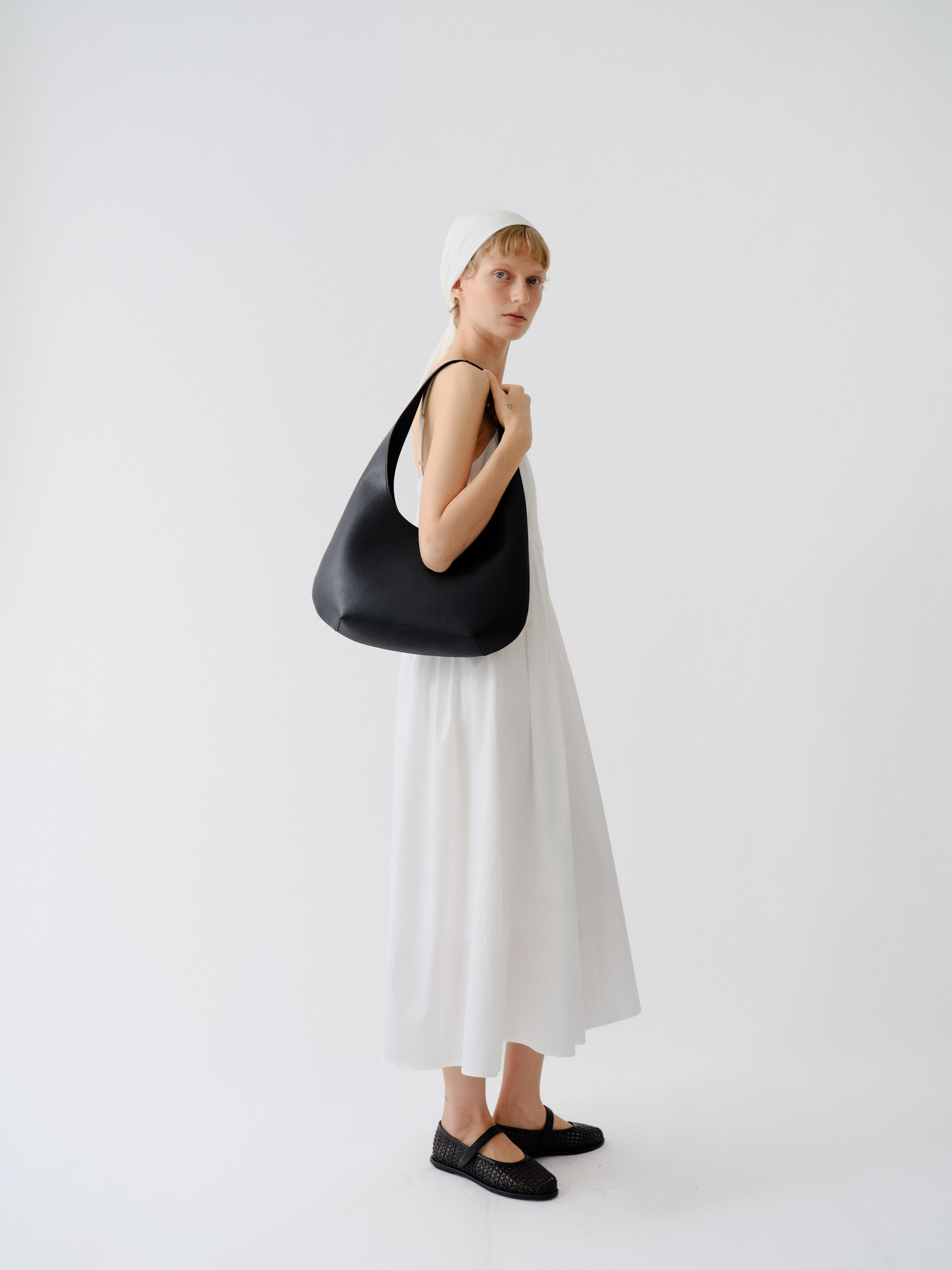 【ROH SEOUL】Arc Lite hobo bag ROH SEOUL STORE - Arc Lite hobo bag Black - ROH SEOUL