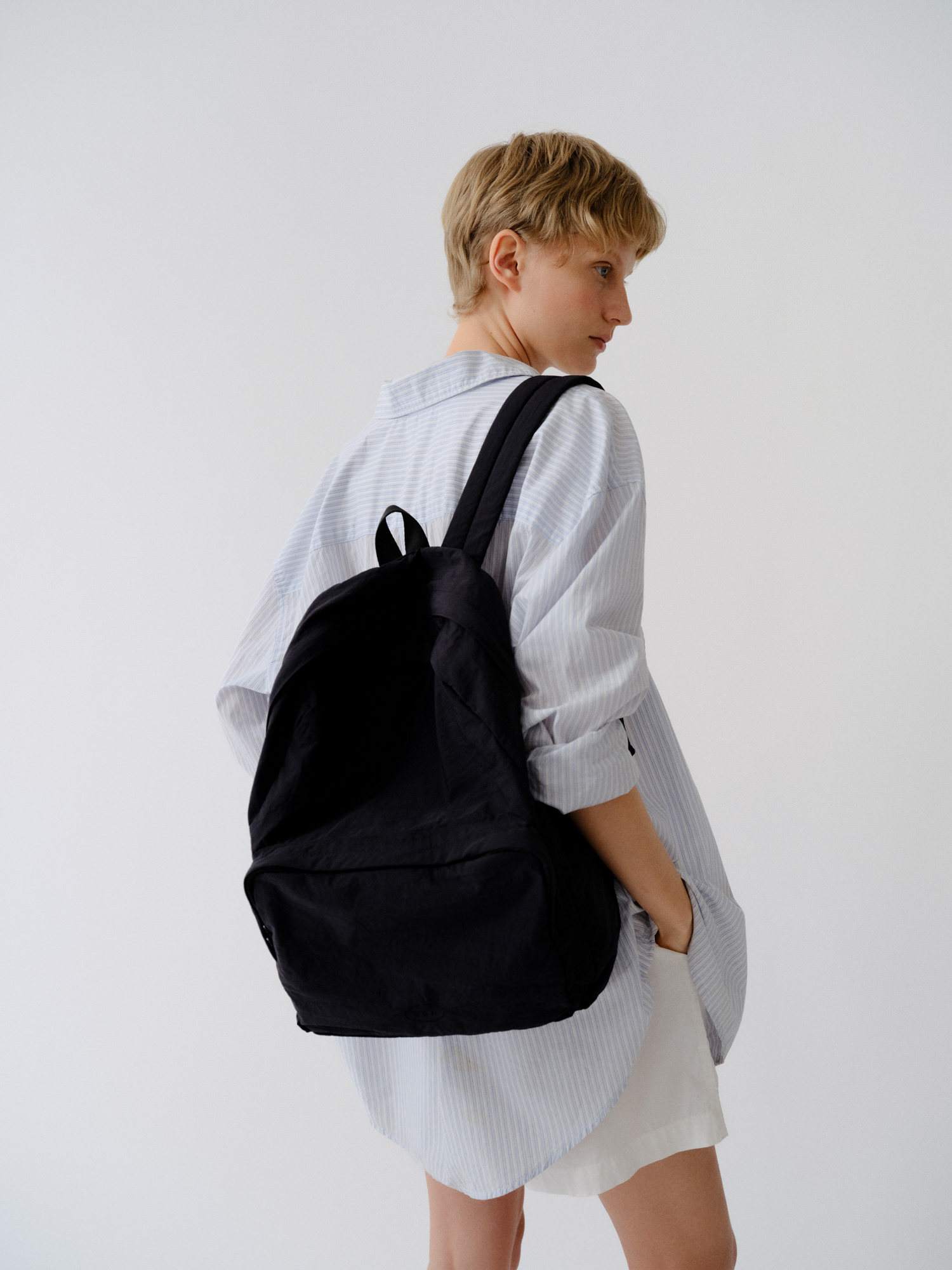 【ROH SEOUL】★大人気★Root backpack Nylon★関税・送料無料★ ROH SEOUL】☆大人気☆Root backpack Nylon☆関税・送料無料