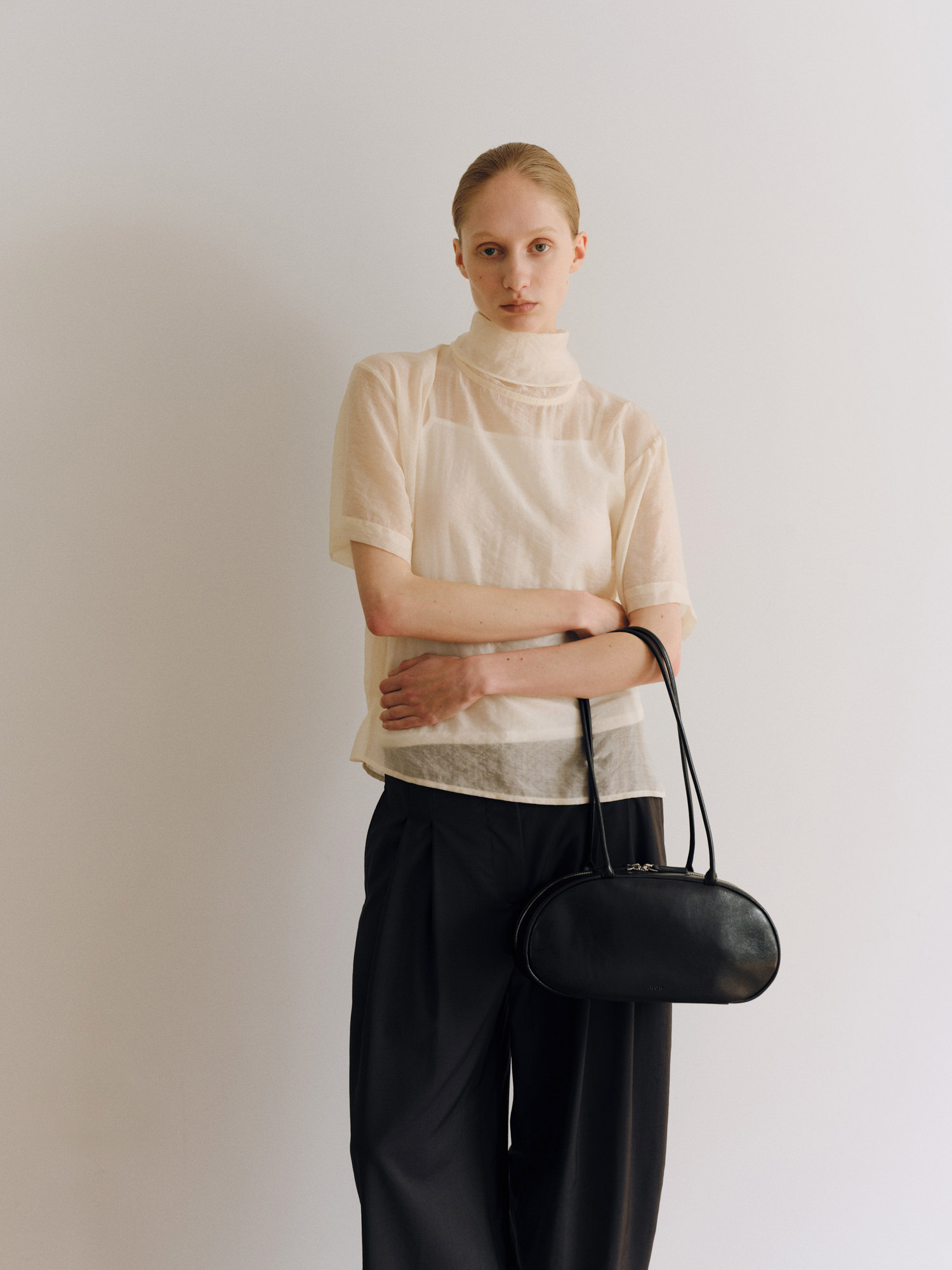 ROH SEOUL STORE - Medium Pebble shoulder bag Wrinkled Black