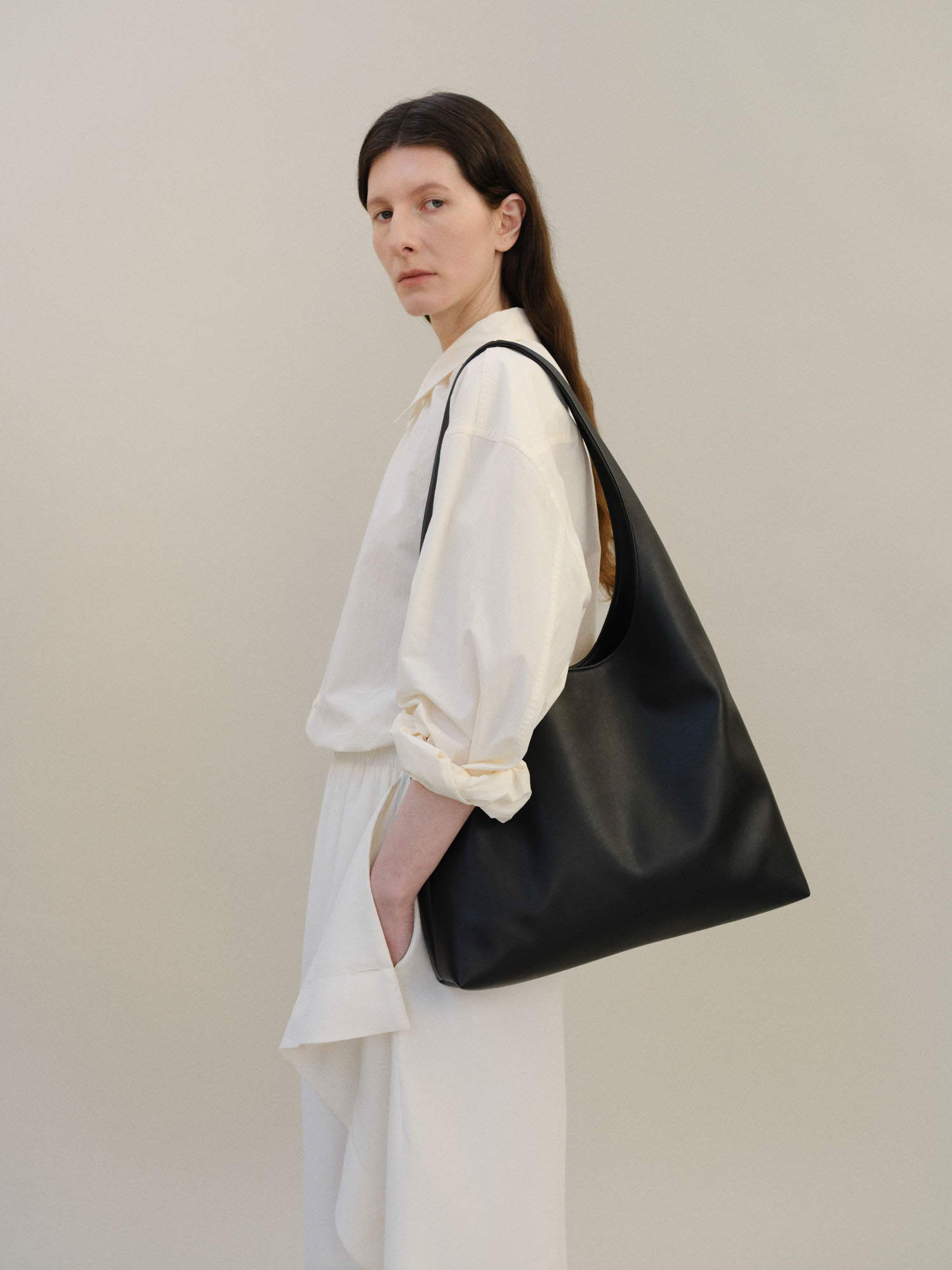 ROH SEOUL STORE - Annie Lite hobo bag Black - ROH SEOUL
