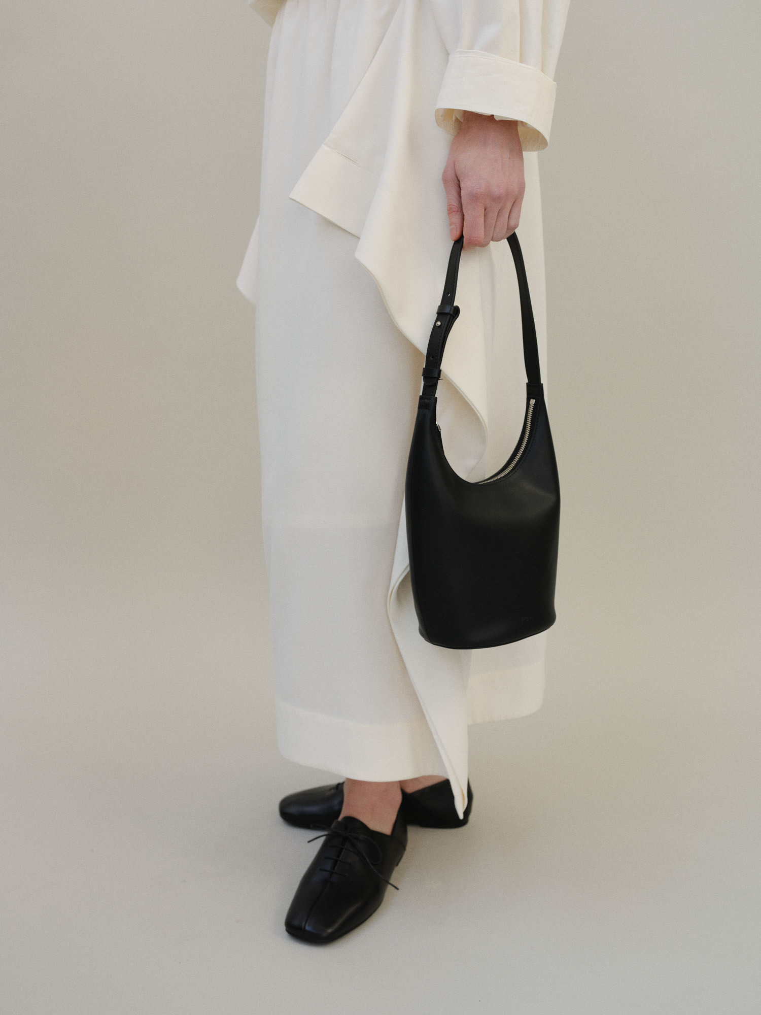 ROH SEOUL STORE - Mini Around hobo bag Black - ROH SEOUL