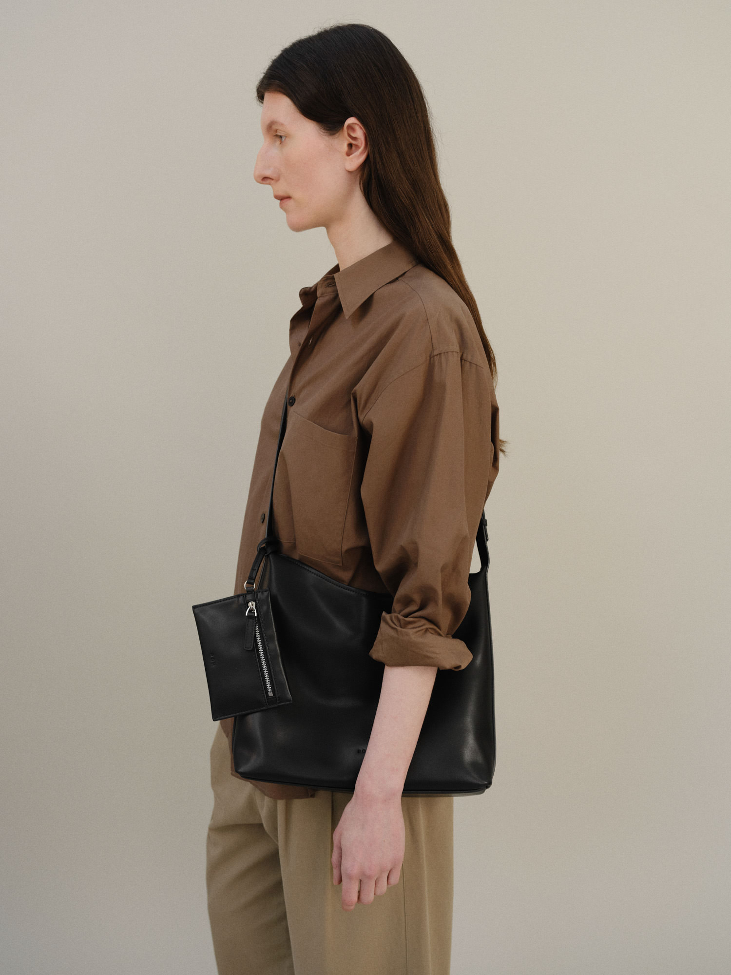 ROH SEOUL STORE - Pulpy crossbody bag Black - ROH SEOUL