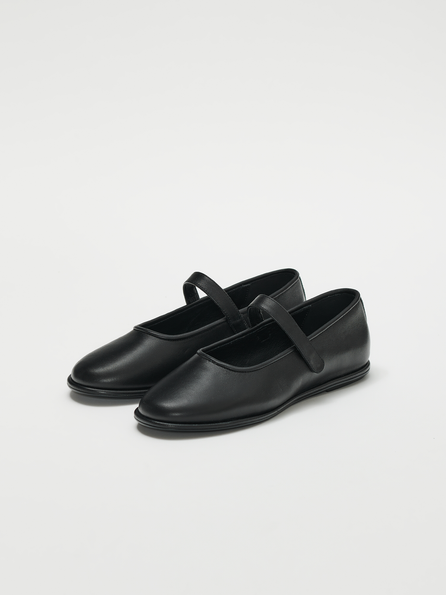 로서울 Danghye mary jane shoes Black